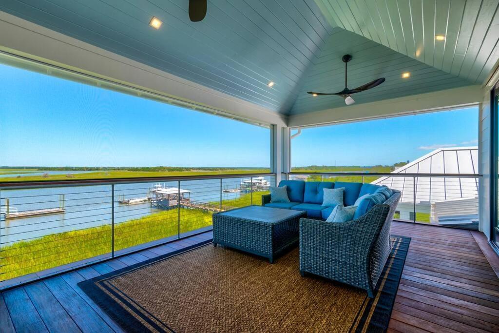 جزيرة النخيل New Waterfront Home With Deep Water Dock المظهر الخارجي الصورة