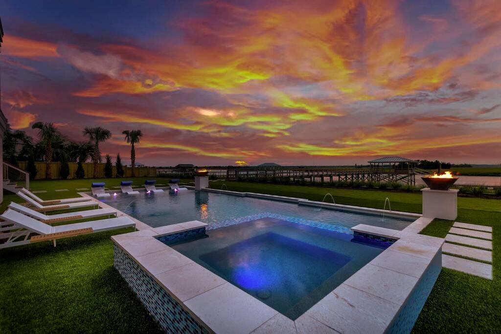 جزيرة النخيل New Waterfront Home With Deep Water Dock المظهر الخارجي الصورة