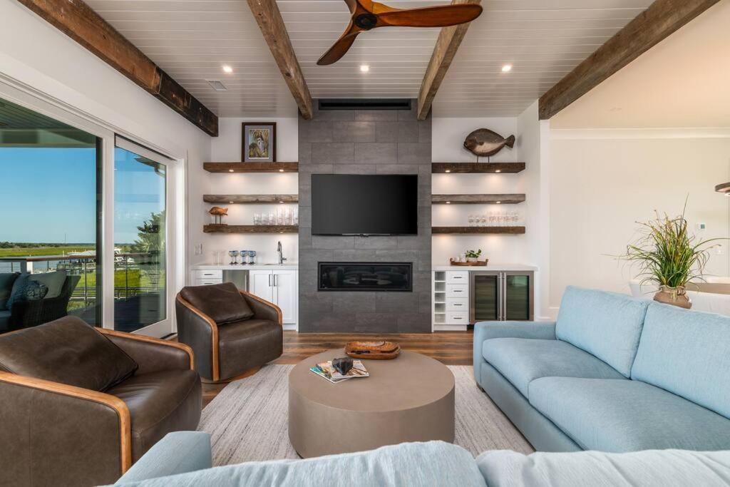 جزيرة النخيل New Waterfront Home With Deep Water Dock المظهر الخارجي الصورة
