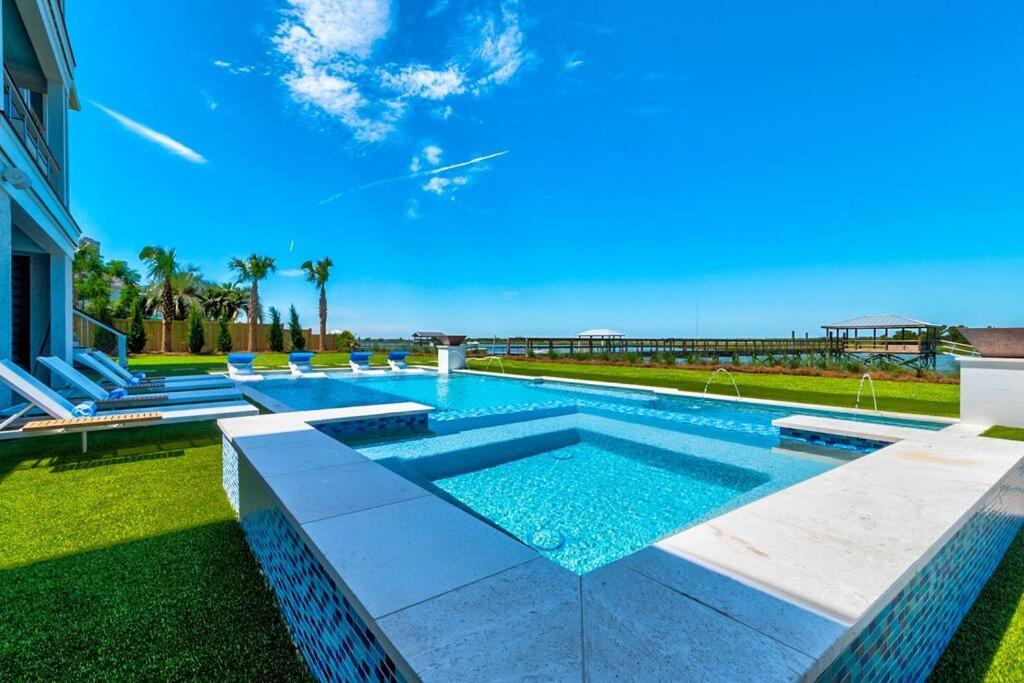 جزيرة النخيل New Waterfront Home With Deep Water Dock المظهر الخارجي الصورة