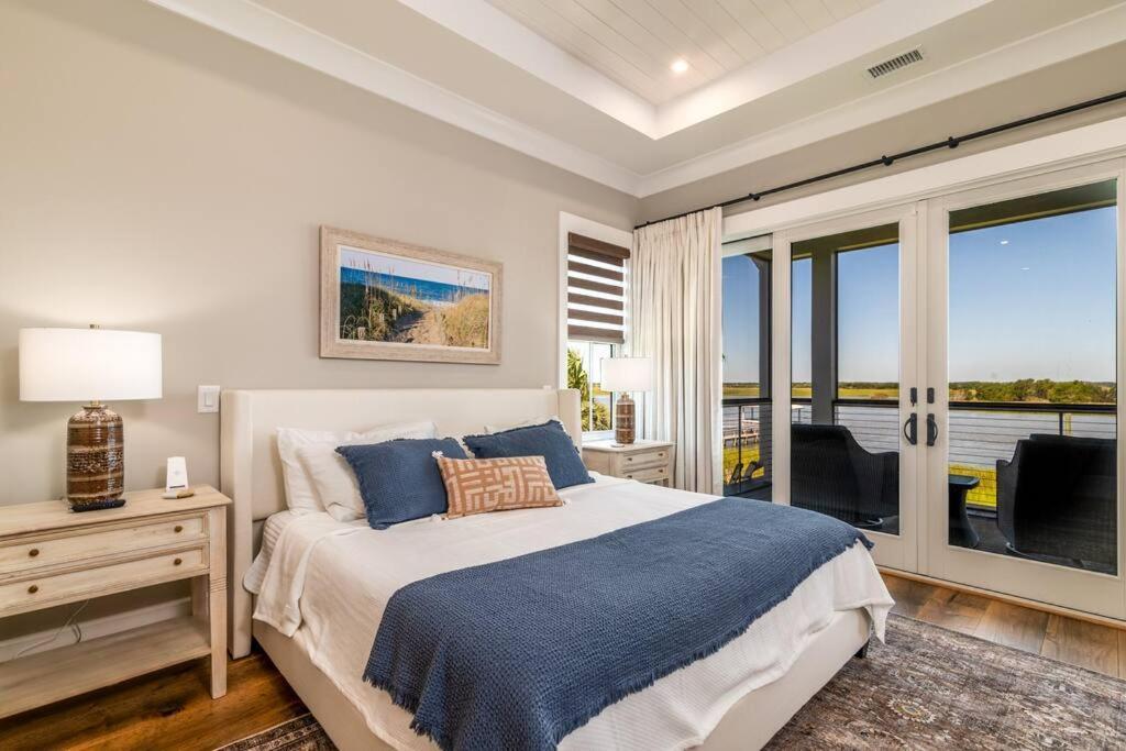 جزيرة النخيل New Waterfront Home With Deep Water Dock المظهر الخارجي الصورة