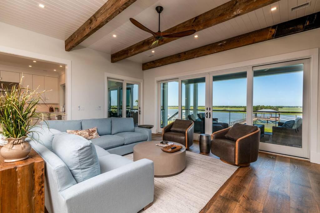 جزيرة النخيل New Waterfront Home With Deep Water Dock المظهر الخارجي الصورة
