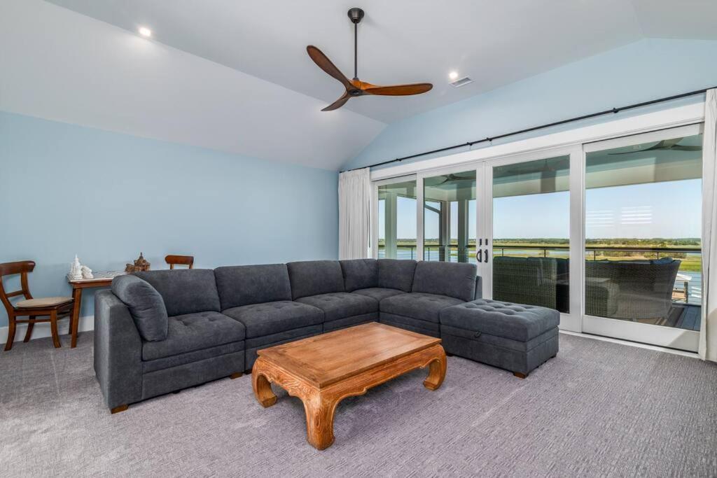 جزيرة النخيل New Waterfront Home With Deep Water Dock المظهر الخارجي الصورة